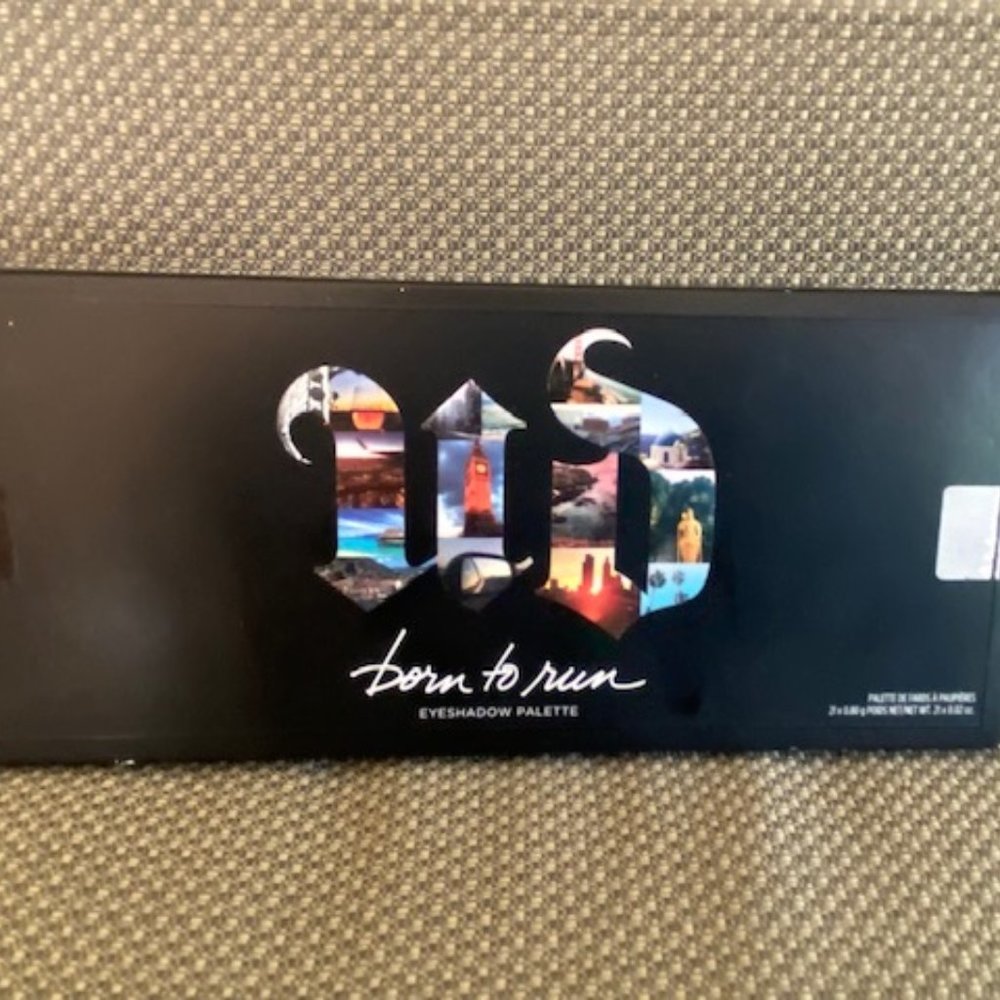 Urban Decay Born To Run Eyeshadow Palette